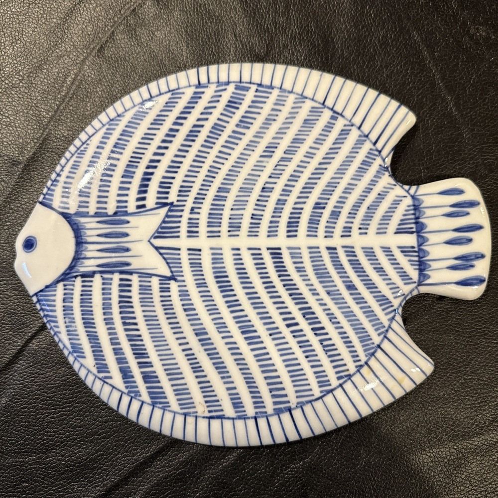 Vintage Blue & White Hand Painted Large Trivet  9.5" L 8" W. EUC. RARE HTF